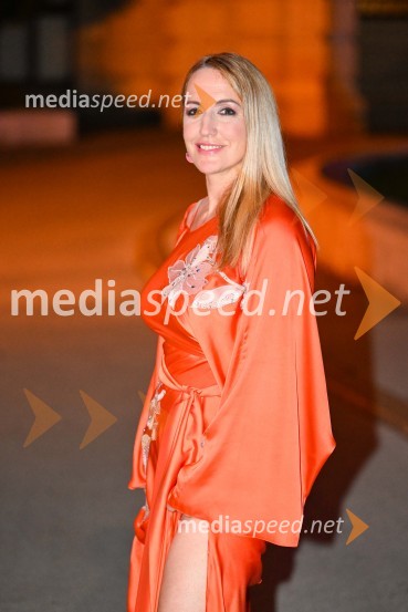  Eva  Hren, pevkaOdprtje 72. Ljubljana festivala s tradicionalnim gala koncertom Poletna noč