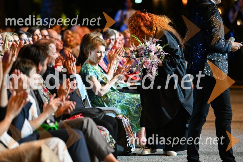  Elza Budau, slovenska tekstopiska, pesnica in pisateljicaOdprtje 72. Ljubljana festivala s tradicionalnim gala koncertom Poletna noč