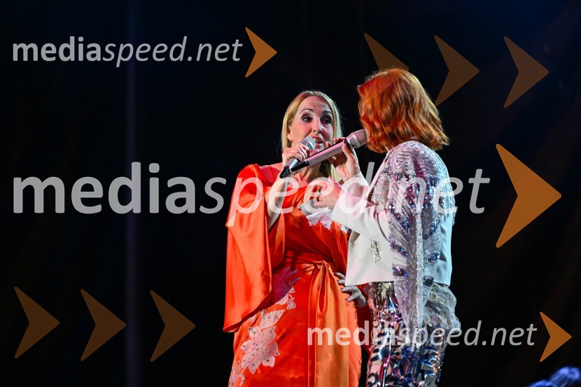  Eva  Hren, pevka;  Lara Baruca, pevkaOdprtje 72. Ljubljana festivala s tradicionalnim gala koncertom Poletna noč