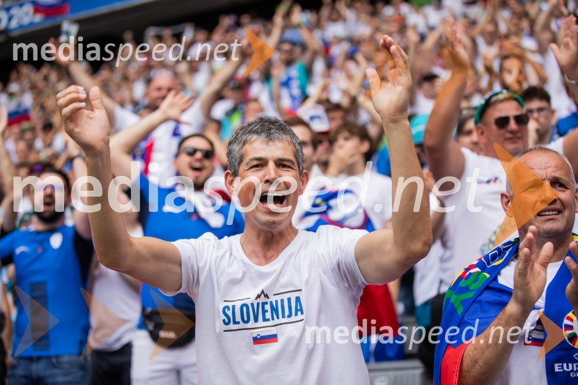 Slovenci po golu v 96. minuti ostali brez zmage