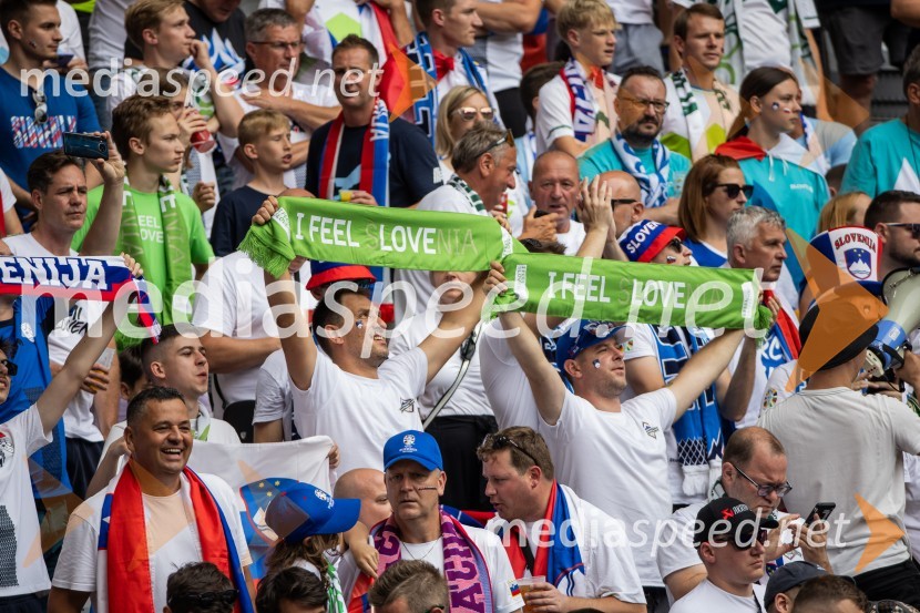 Slovenci po golu v 96. minuti ostali brez zmage