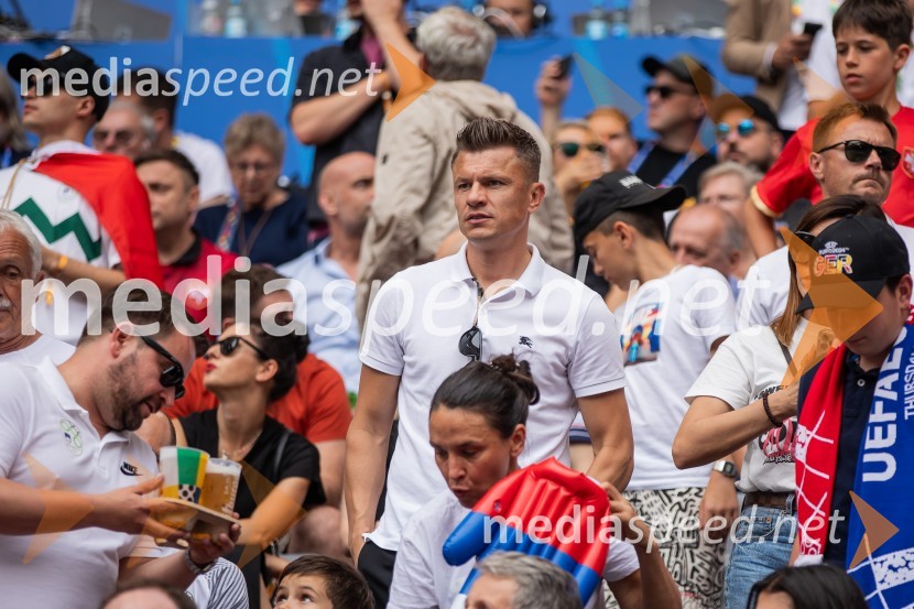  Zlatko Dedić, nogometašSlovenci po golu v 96. minuti ostali brez zmage