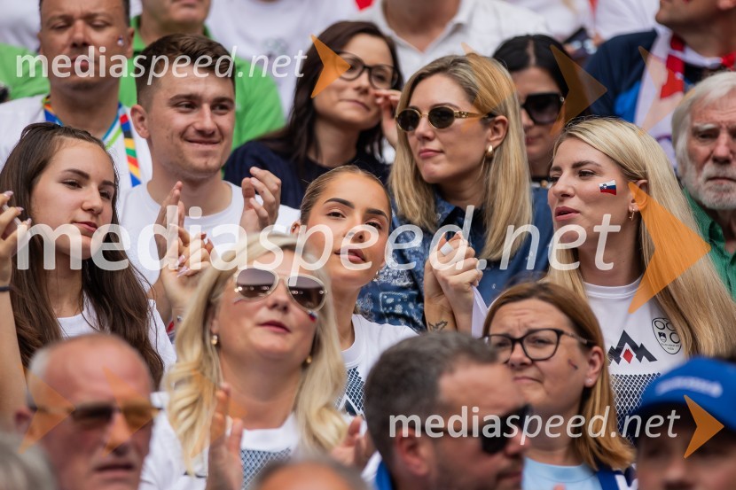  Anita Vidović, punca Benjamina ŠeškaSlovenci po golu v 96. minuti ostali brez zmage