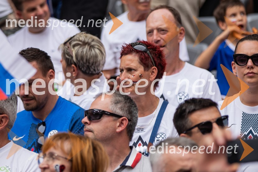 Slovenci po golu v 96. minuti ostali brez zmage