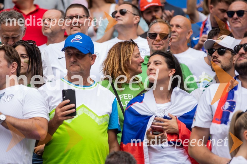  ... ; dr. Marta Bon, mestna svetnica MOL, selektorica ženske rokometne reprezentance ;  ... Slovenci po golu v 96. minuti ostali brez zmage