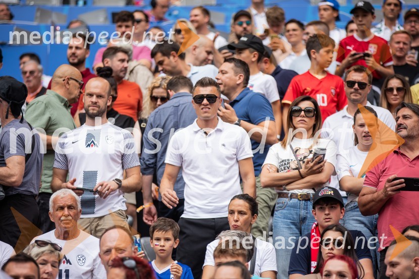  Zlatko Dedić, nogometašSlovenci po golu v 96. minuti ostali brez zmage