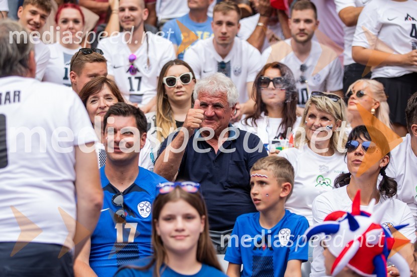  Bojan Prašnikar, nekdanji nogometaš, trener in nekdanji selektor slovenske reprezentanceSlovenci po golu v 96. minuti ostali brez zmage