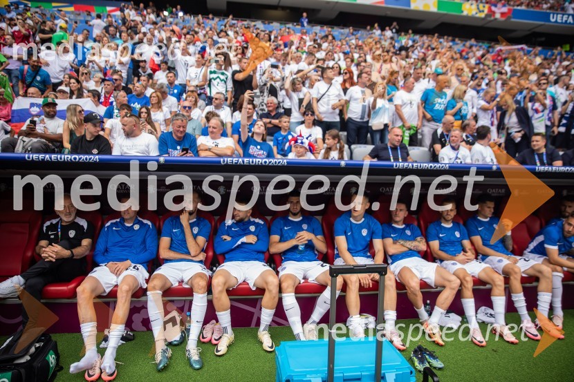 Slovenci po golu v 96. minuti ostali brez zmage