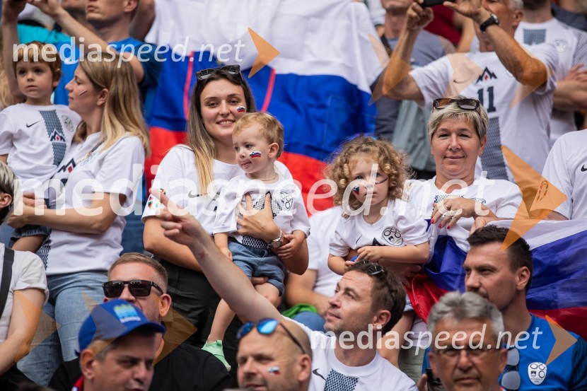  Ana Mlakar;  ... ;  ... ;  ... Slovenci po golu v 96. minuti ostali brez zmage