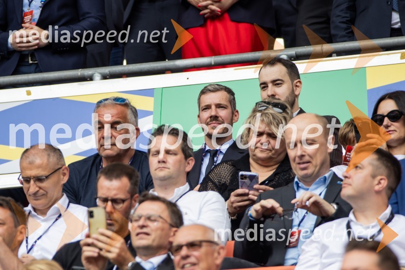  Goran Dragić, košarkar;  Matjaž  Kopitar, glavni trener slovenske hokejske reprezentanceSlovenci po golu v 96. minuti ostali brez zmage