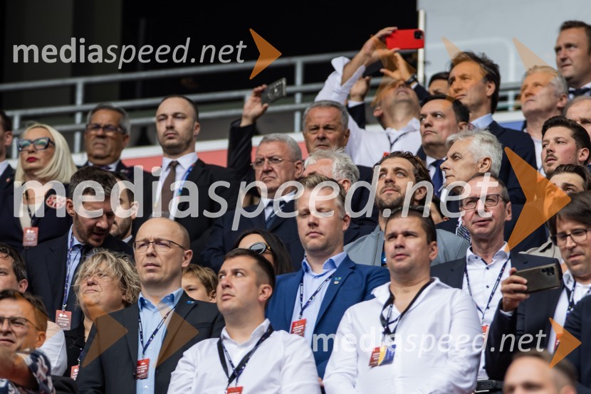  Goran Dragić, košarkar;  Anže Kopitar, hokejistSlovenci po golu v 96. minuti ostali brez zmage