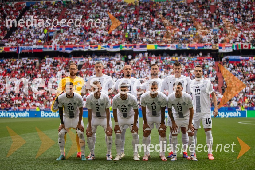  Jan Oblak, nogometaš;  Petar Stojanović, nogometaš;  Benjamin Šeško, nogometaš;  Žan  Karničnik, nogometaš;  Vanja Drkušić, nogometaš;  Adam Gnezda Čerin, nogometaš;  Jan Mlakar, nogometaš;  Andraž Šporar, nogometaš;  Erik Janža, nogometaš;  Jaka Bijol, nogometaš;  Timi Max Elšnik, nogometašSlovenci po golu v 96. minuti ostali brez zmage
