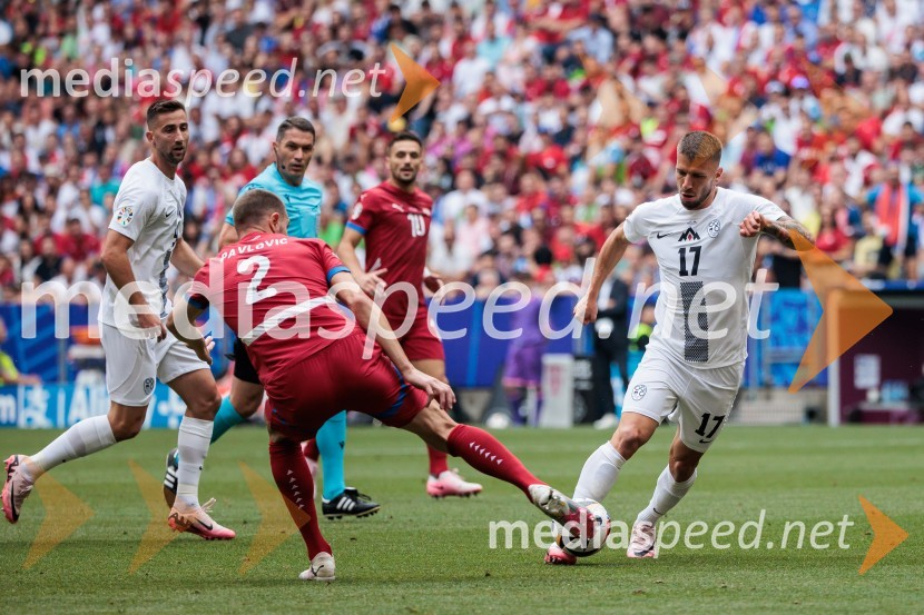  Strahinja Pavlovic, nogometaš, Srbija;  Jan Mlakar, nogometašSlovenci po golu v 96. minuti ostali brez zmage