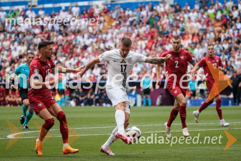  ... ;  Jan Mlakar, nogometašSlovenci po golu v 96. minuti ostali brez zmage