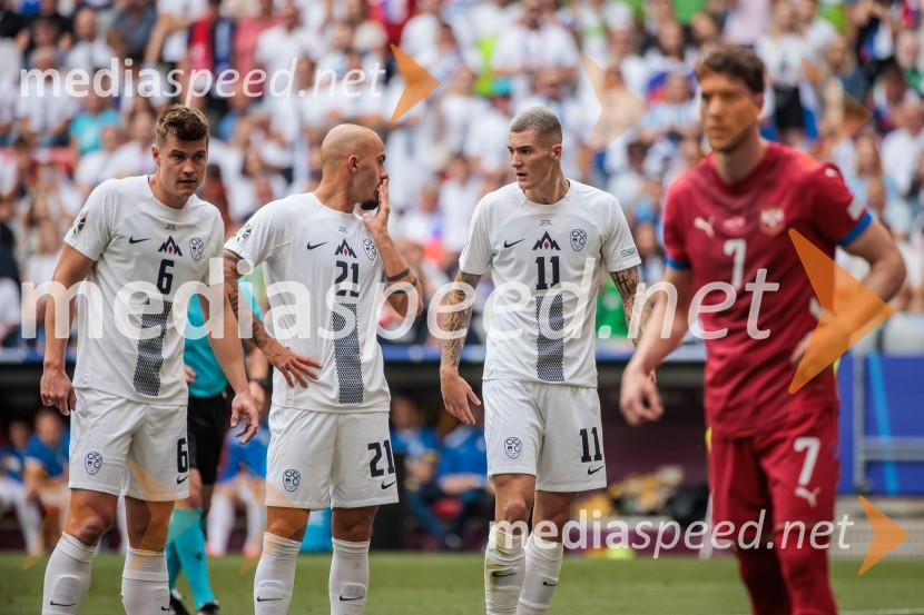  Jaka Bijol, nogometaš;  Vanja Drkušić, nogometaš;  Benjamin Šeško, nogometašSlovenci po golu v 96. minuti ostali brez zmage