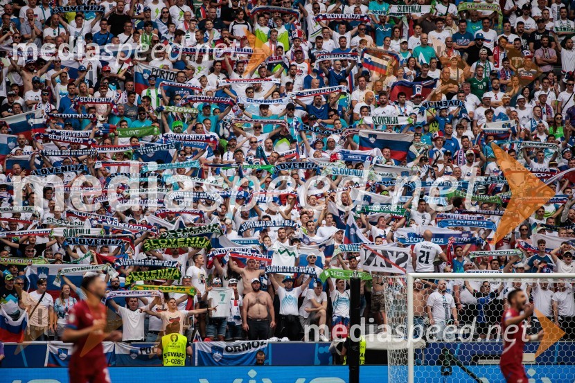 Slovenci po golu v 96. minuti ostali brez zmage