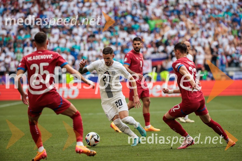  Petar Stojanović, nogometašSlovenci po golu v 96. minuti ostali brez zmage