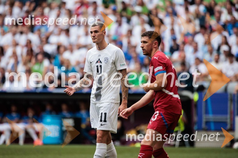  Benjamin Šeško, nogometaš;  Miloš Veljković, nogometaš, SrbijaSlovenci po golu v 96. minuti ostali brez zmage