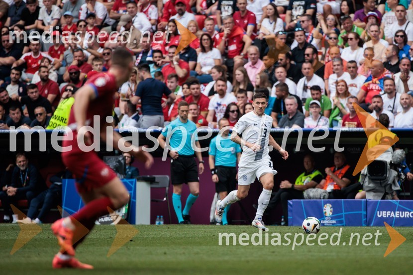  Erik Janža, nogometašSlovenci po golu v 96. minuti ostali brez zmage