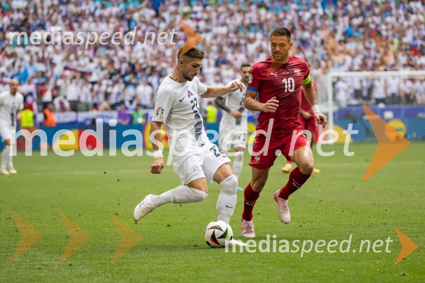  Adam Gnezda Čerin, nogometaš;  Dušan Tadić, nogometaš, Fenerbahče SKSlovenci po golu v 96. minuti ostali brez zmage