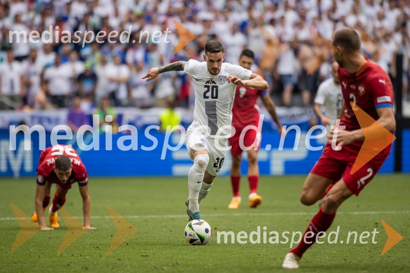  Petar Stojanović, nogometašSlovenci po golu v 96. minuti ostali brez zmage
