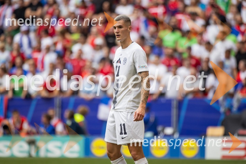  Benjamin Šeško, nogometašSlovenci po golu v 96. minuti ostali brez zmage