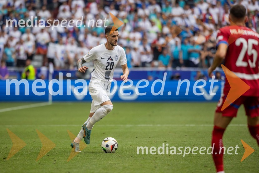  Petar Stojanović, nogometašSlovenci po golu v 96. minuti ostali brez zmage