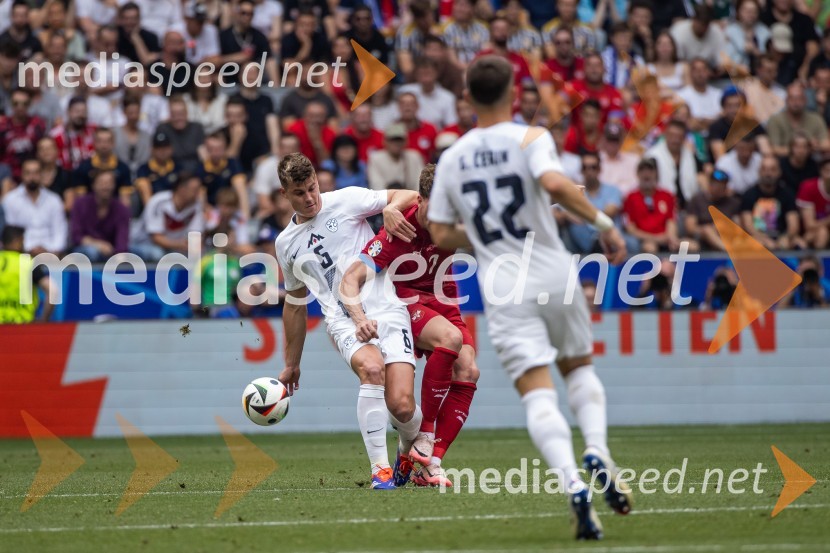  Jaka Bijol, nogometašSlovenci po golu v 96. minuti ostali brez zmage