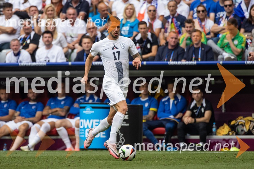  Jan Mlakar, nogometašSlovenci po golu v 96. minuti ostali brez zmage