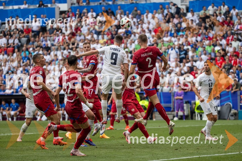  Andraž Šporar, nogometaš;  Strahinja Pavlovic, nogometaš, SrbijaSlovenci po golu v 96. minuti ostali brez zmage