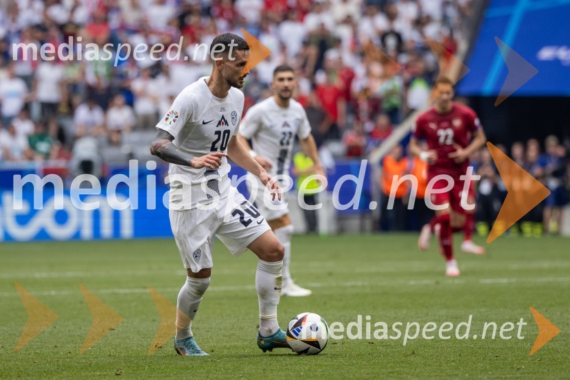  Petar Stojanović, nogometašSlovenci po golu v 96. minuti ostali brez zmage