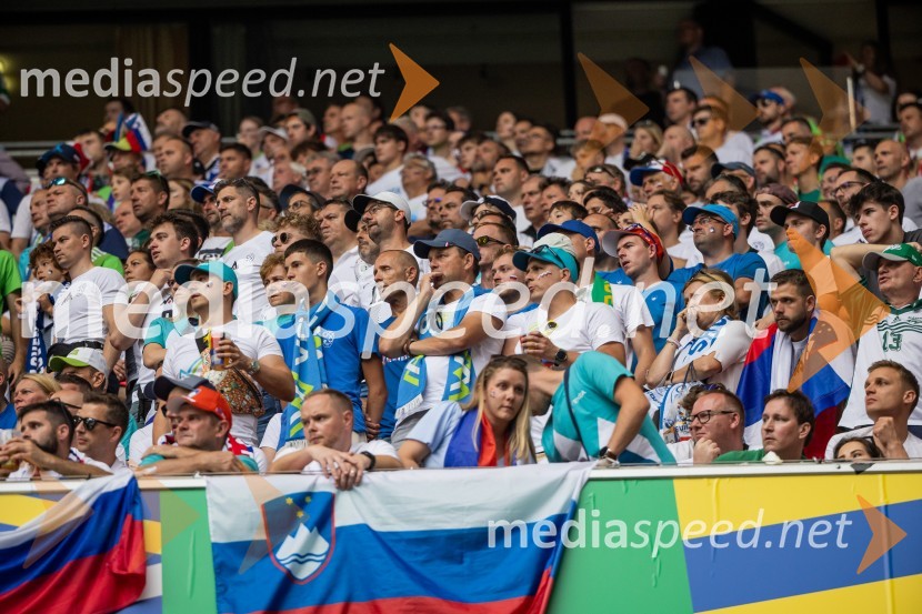 Slovenci po golu v 96. minuti ostali brez zmage