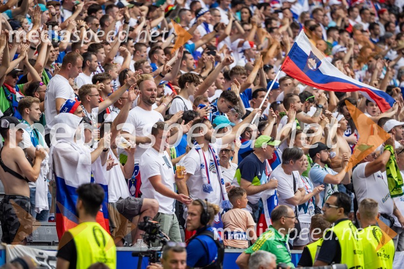 Slovenci po golu v 96. minuti ostali brez zmage