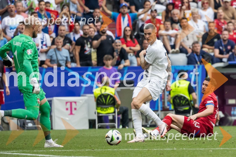  Predrag Rajković, nogometaš, Srbija;  Benjamin Šeško, nogometaš;  Miloš Veljković, nogometaš, SrbijaSlovenci po golu v 96. minuti ostali brez zmage
