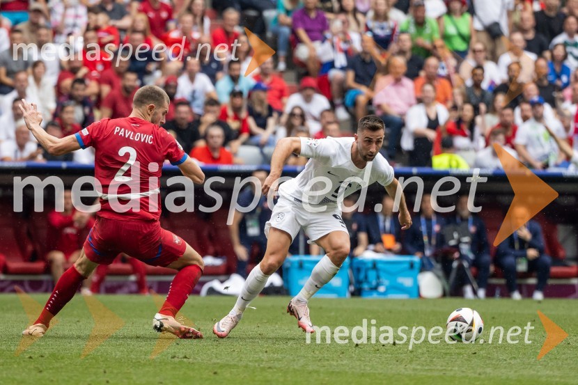  Strahinja Pavlovic, nogometaš, Srbija;  Andraž Šporar, nogometašSlovenci po golu v 96. minuti ostali brez zmage