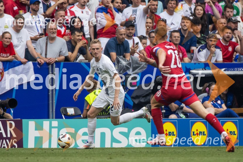  ... ;  Žan  Karničnik, nogometašSlovenci po golu v 96. minuti ostali brez zmage