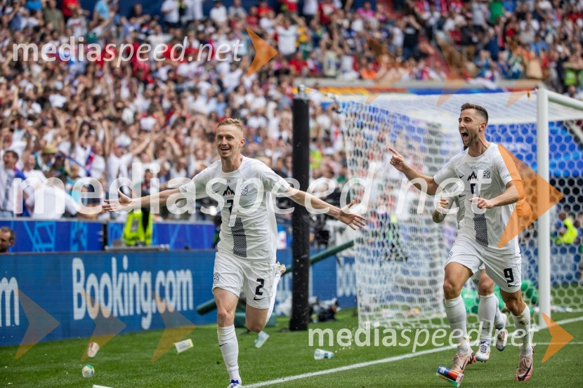  Žan  Karničnik, nogometaš;  Andraž Šporar, nogometašSlovenci po golu v 96. minuti ostali brez zmage