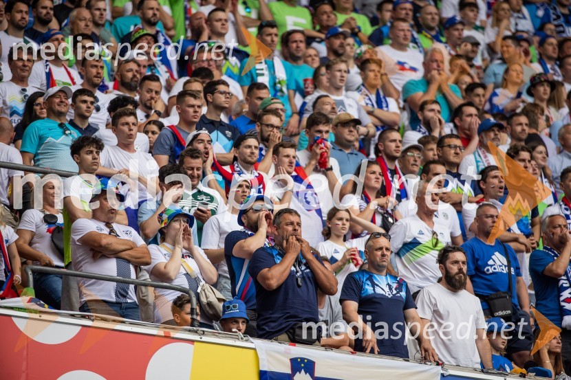 Slovenci po golu v 96. minuti ostali brez zmage