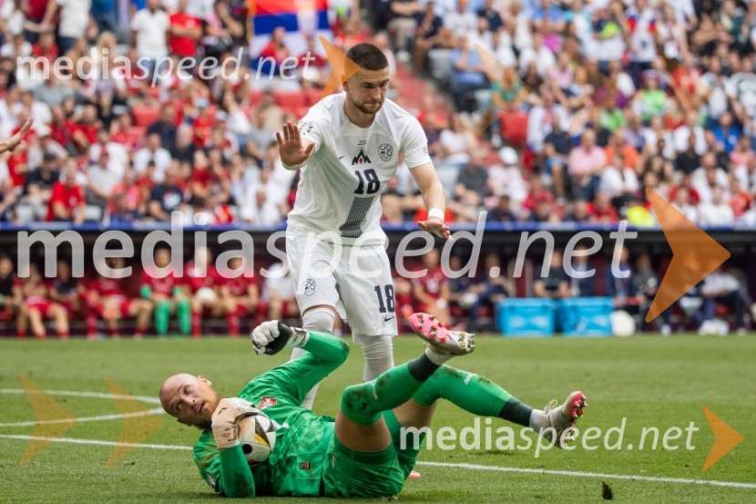  Predrag Rajković, nogometaš, Srbija;  Žan Vipotnik, nogometašSlovenci po golu v 96. minuti ostali brez zmage