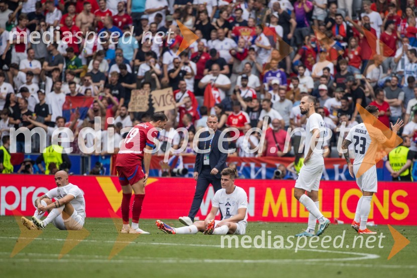  Jaka Bijol, nogometašSlovenci po golu v 96. minuti ostali brez zmage