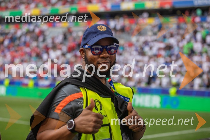 Slovenci po golu v 96. minuti ostali brez zmage