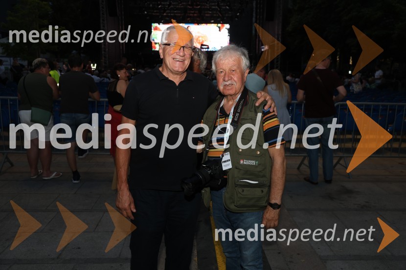  ... ;  Rade  Bakračevič, predsednik Nadzornega odbora Zveze Srbov Slovenije, fotografMagnifico in veliki disko šlager orkester, Lent 2024