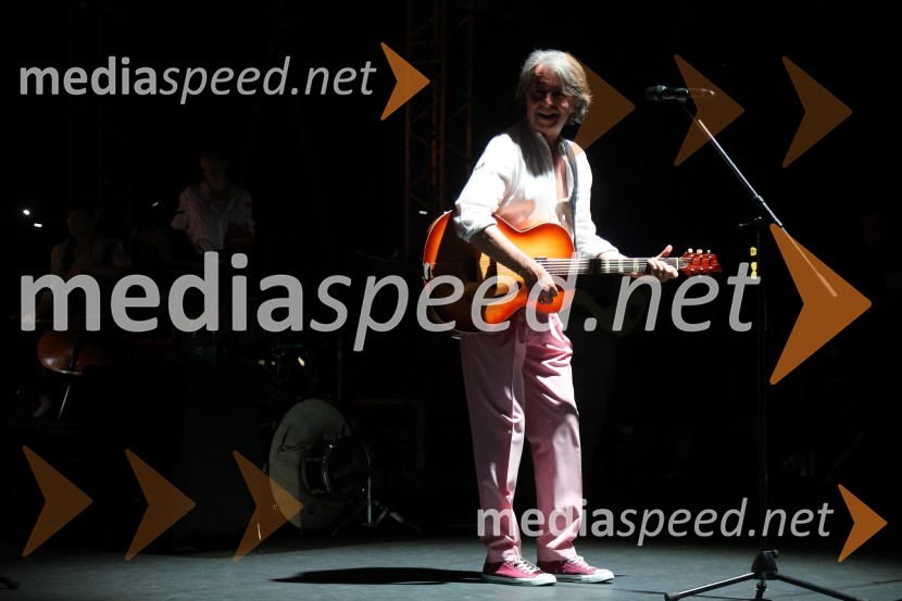  Robert Pešut - Magnifico, glasbenikMagnifico in veliki disko šlager orkester, Lent 2024