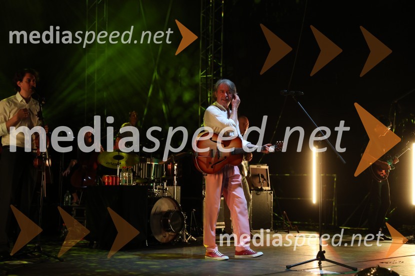  Robert Pešut - Magnifico, glasbenikMagnifico in veliki disko šlager orkester, Lent 2024