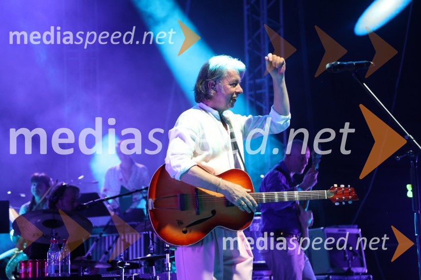  Robert Pešut - Magnifico, glasbenikMagnifico in veliki disko šlager orkester, Lent 2024