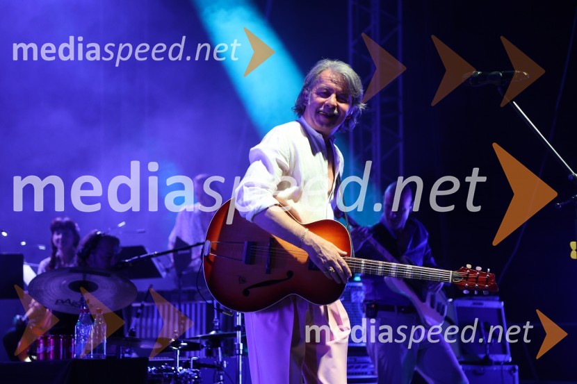  Robert Pešut - Magnifico, glasbenikMagnifico in veliki disko šlager orkester, Lent 2024