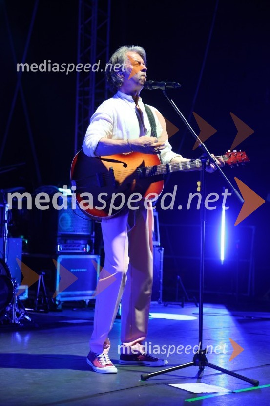  Robert Pešut - Magnifico, glasbenikMagnifico in veliki disko šlager orkester, Lent 2024