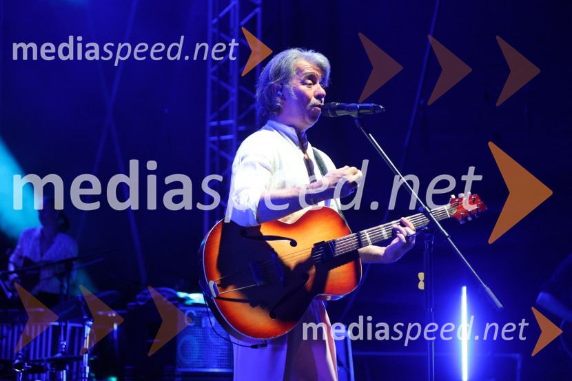  Robert Pešut - Magnifico, glasbenikMagnifico in veliki disko šlager orkester, Lent 2024