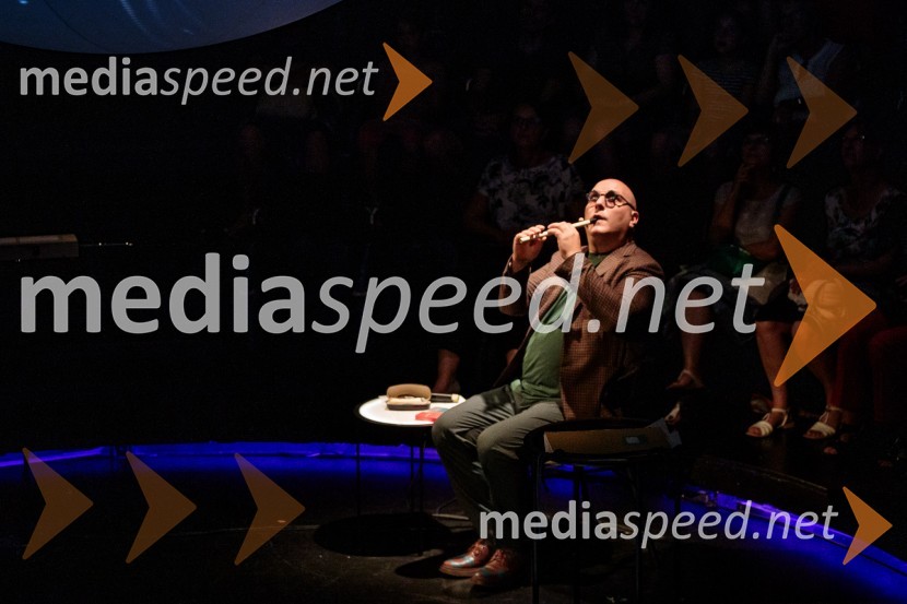  Boštjan Gombač, glasbenikNeandertalčeva piščal, zakaj potrebujemo glasbo, sploh?, premiera v Cankarjevem domu