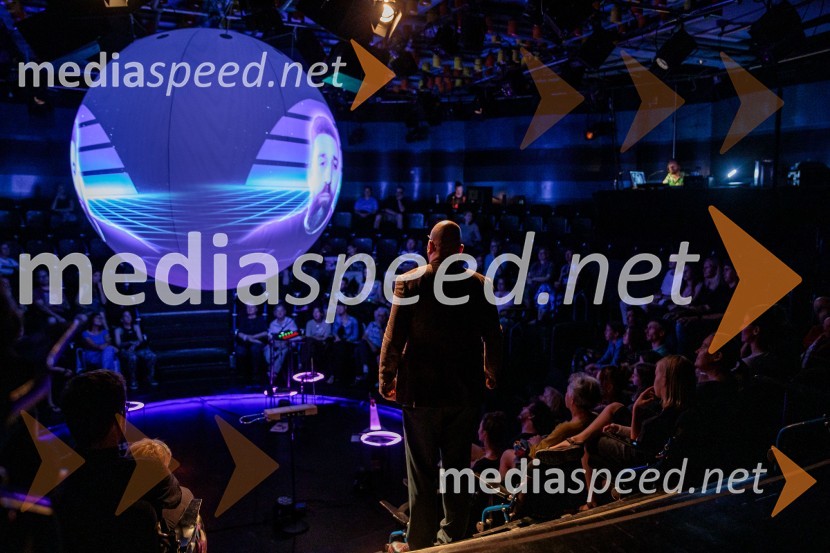  Boštjan Gombač, glasbenikNeandertalčeva piščal, zakaj potrebujemo glasbo, sploh?, premiera v Cankarjevem domu